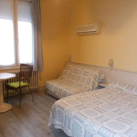 Auberge De L Arrivee Chemille-en-Anjou ภายนอก รูปภาพ